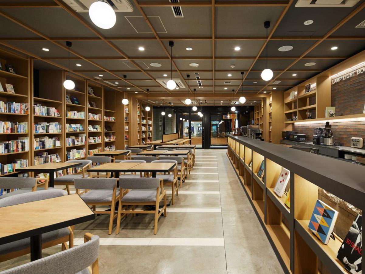 Lamp Light Books Hotel Sapporo Extérieur photo